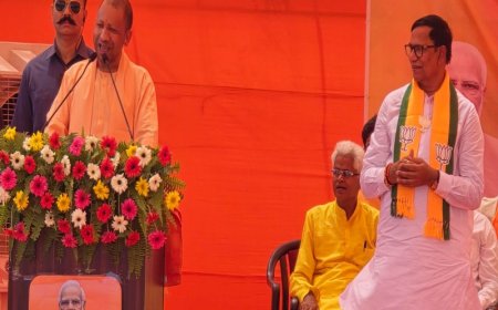 कांग्रेस व सपा ने अव्यवस्था व अराजकता फैलाने का लिया है ठेका : सीएम योगी