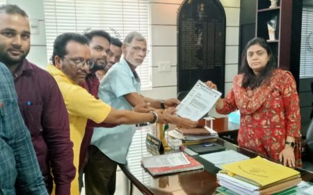 पत्रकारों के खिलाफ दर्ज मामले को लेकर उपायुक्त को ज्ञापन सौंपा