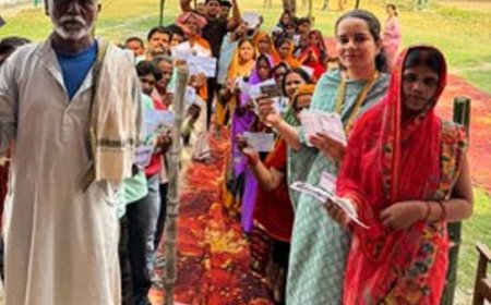 उप्र: भीषण गर्मी से बलिया में बुजुर्ग मतदाता की मौत, गाजीपुर में दरोगा समेत तीन पुलिसकर्मी बेहोश