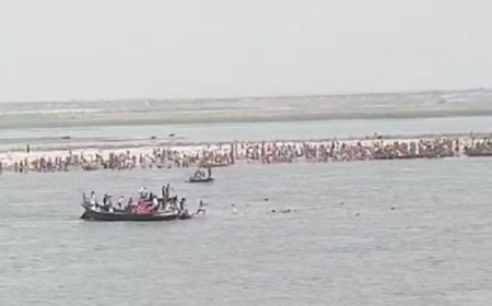 गंगा नदी में डूबी नाव, 6 लापता की तलाश, 11 लोगों ने तैर कर बचाई जान