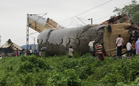रेलमंत्री अश्वनी वैष्णव ने न्यू जलपाईगुड़ी ट्रेन हादसे को दुर्भाग्यपूर्ण बताया