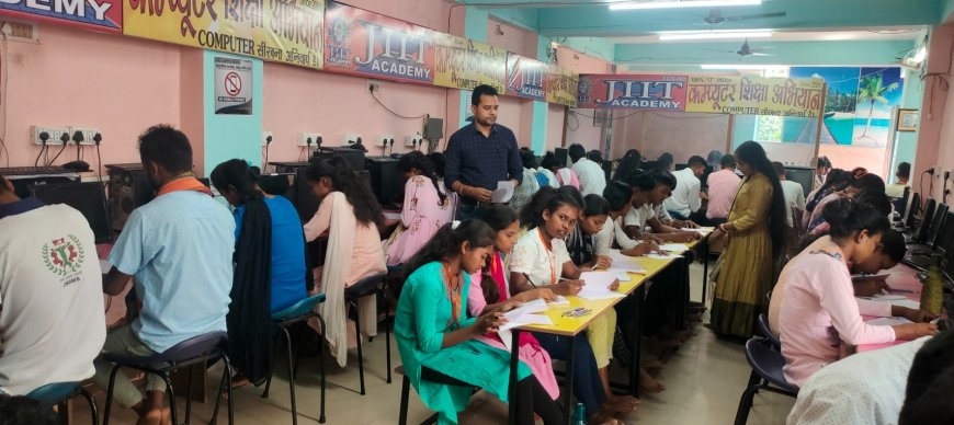 जेआइआइटी एकेडमी कम्प्यूटर सेंटर में दक्षता जांच परीक्षा का आयोजन
