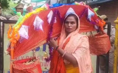 ताज महल को तेजो महालय बता कर  महिला ने की जल अर्पित करने की ज़िद