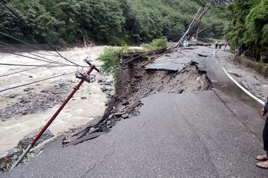 उत्तराखंड में एक बार फ़िर बारिश का कहर , मलबे के नीचे दबे मकान और तीन दिन तक स्कूल भी रहेंगे बंद!