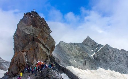 श्रीखण्ड  महादेव  के  पास  फटा  बादल , करीब  3  दर्जन  लोग  लापता!