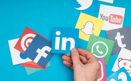 सोशल  मीडिया  के  फायदे  और  नुकसान !