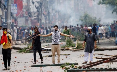बांग्लादेश में अशांति: छात्र प्रदर्शन, सरकारी दमन और अंतरराष्ट्रीय प्रभाव