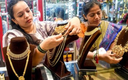 सोने की कीमतों में मामूली राहत, चांदी ने फिर बनाया नया ऑल-टाइम हाई