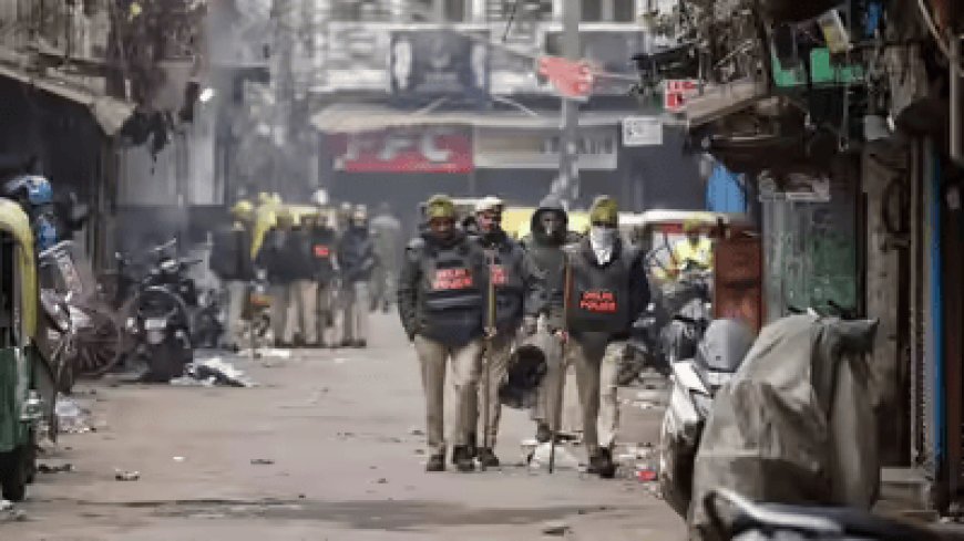 आधी रात दिल्ली को जलाने की साजिश: अफवाह, कट्टरता और कानून की खुली परीक्षा