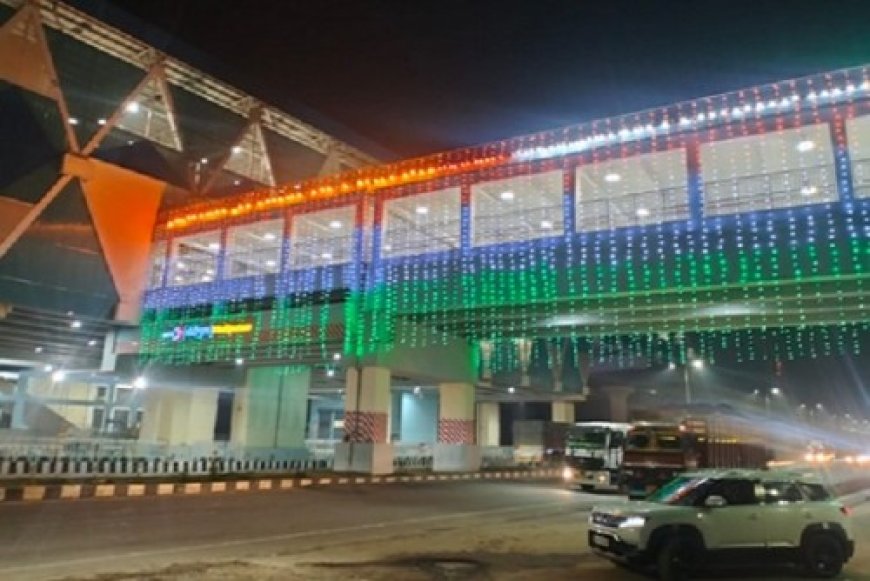 गणतंत्र दिवस पर तिरंगे की रोशनी में नहाए नमो भारत स्टेशन, ट्रेनों में गूंजी ‘वंदे मातरम्’ की धुन