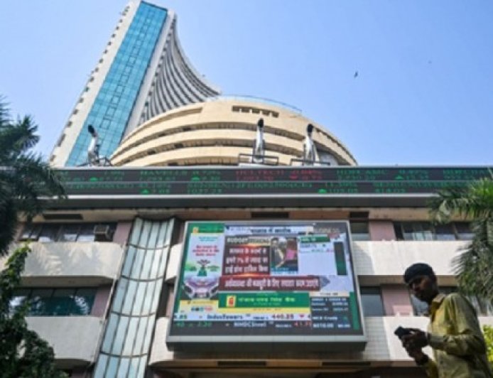 भारतीय शेयर बाजार गिरावट के साथ बंद, सेंसेक्स 961 अंक लुढ़का