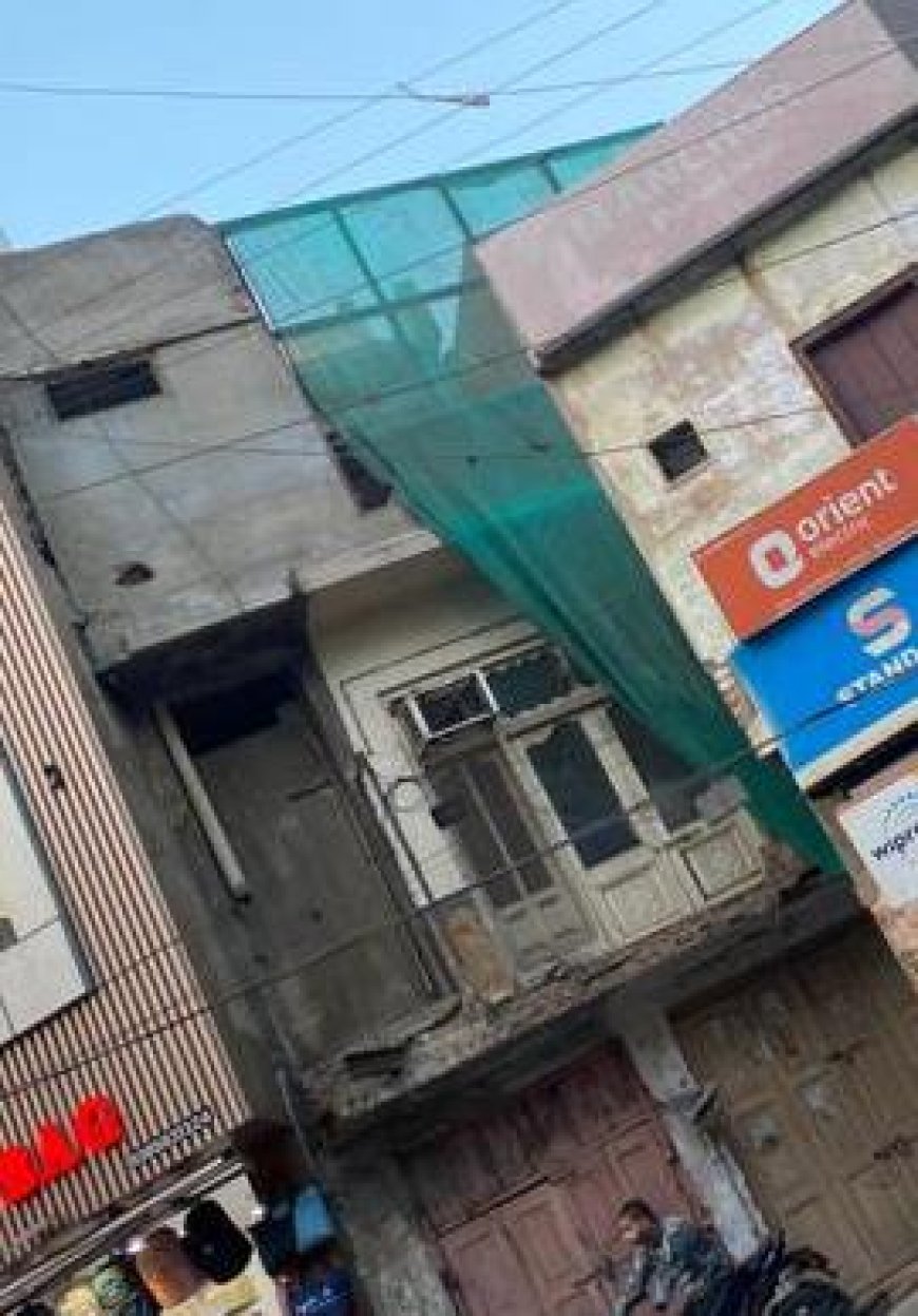 दलपत खिड़की पर नोटिस के बाद भी धड़ल्ले से अवैध निर्माण, प्राधिकरण से मिलीभगत की आशंका
