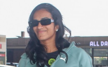 हम सुरक्षित हैं, चीजों के ठीक होने का इंतजार कर रहे: पीवी सिंधु