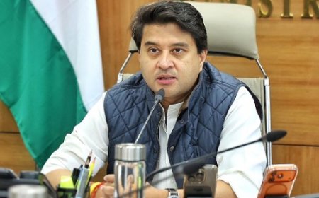 केंद्रीय मंत्री ज्योतिरादित्य सिंधिया ने जनशिकायत निवारण शिविर का किया आयोजन