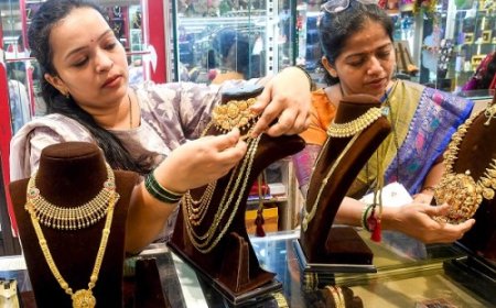 कच्चे तेल में गिरावट के बीच हफ्ते भर में सोने की कीमतों में 5 प्रतिशत से ज्यादा की उछाल, चांदी में हल्की गिरावट