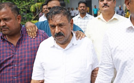 “ढोंगी बाबा का काला सच: 10 FIR, ‘नशीला पानी’ पिलाकर दुष्कर्म के आरोप—अशोक खरात की हिरासत 1 अप्रैल तक बढ़ी”