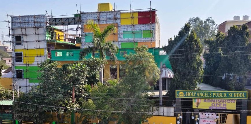 “बच्चों की जान से खिलवाड़! अवैध बिल्डिंग में संचालित Holy Angel public School