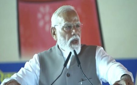 परिवारवादी और तुष्टिकरण में डूबे दल नारी शक्ति से डरे हुए: प्रधानमंत्री नरेंद्र मोदी