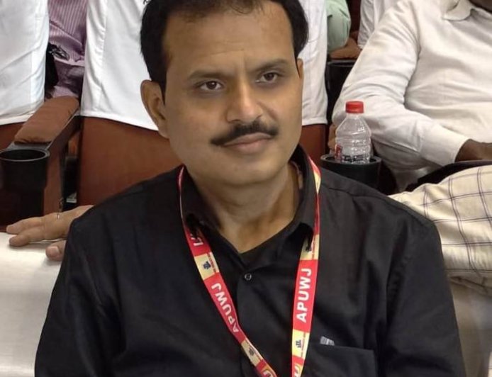 राष्ट्रीय स्तर पर चमके मथुरा के नरेन्द्र भारद्वाज, आईजेयू मथुरा इकाई में हर्ष की लहर