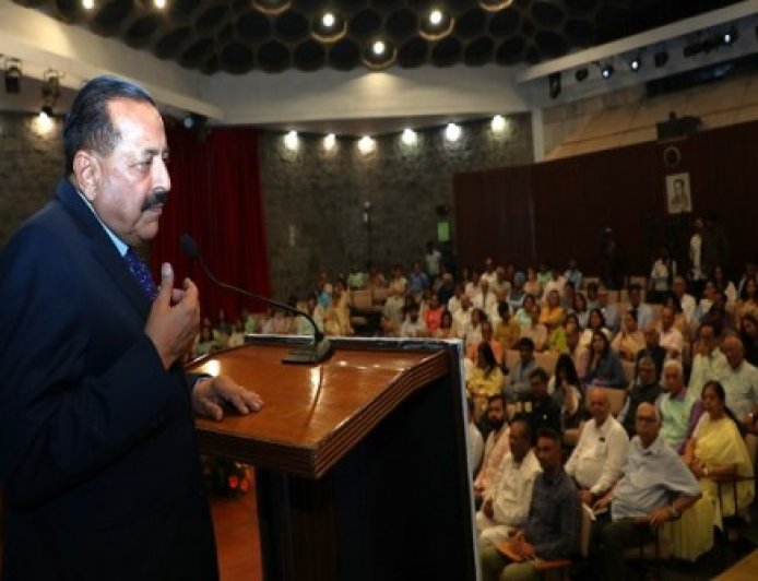 रिन्यूएबल एनर्जी और ईवी सेक्टर से बनेंगे लाखों ग्रीन जॉब्स: डॉ. जितेंद्र सिंह