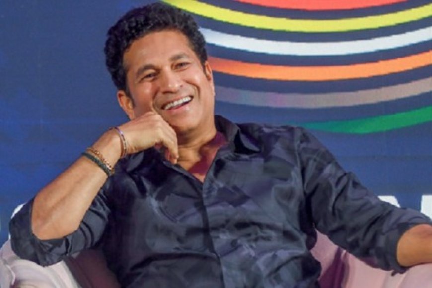 'सच्चे भारत रत्न', महाराष्ट्र के मुख्यमंत्री देवेंद्र फड़णवीस ने सचिन तेंदुलकर को जन्मदिन की बधाई दी