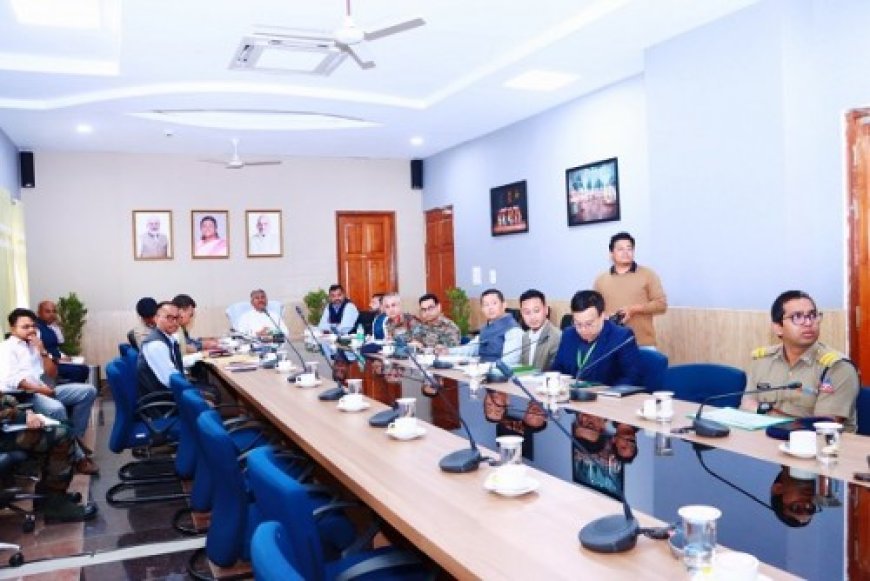 मणिपुर के गृह मंत्री ने सीमा पर बाड़ लगाने के काम की समीक्षा की, सुरक्षा व्यवस्था को और तेज करने के निर्देश दिए