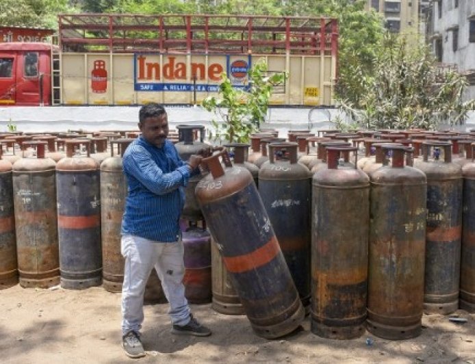 एक दिन में लगभग 47 लाख घरेलू एलपीजी सिलेंडर वितरित किए गए: केंद्र