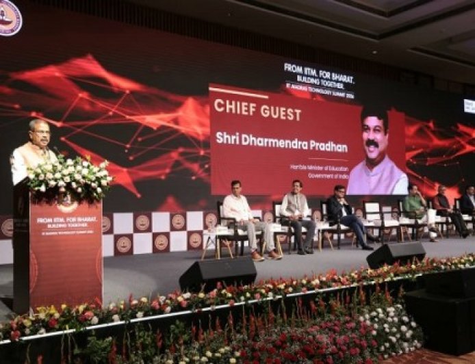 रिसर्च अपनी अकादमिक सीमाओं से बाहर निकलकर समाज को ठोस समाधान दे : धर्मेंद्र प्रधान