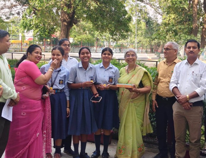 रमनलाल शोरावाला पब्लिक स्कूल का CBSE कक्षा 12 परिणाम शानदार, विद्यार्थियों ने बढ़ाया विद्यालय का गौरव