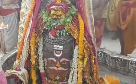 मस्तक पर चंद्रमा, त्रिपुंड और त्रिनेत्र से सुशोभित बाबा महाकाल, दर्शन को उमड़े श्रद्धालु