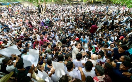 जब जनता सड़क पर उतरती है, तो क्या उसकी आवाज़ सच में सुनी जाती है?