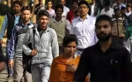 क्या भारत का युवा इंतज़ार की पीढ़ी बन गया है?