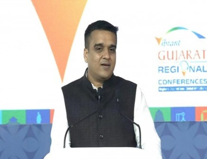 गुजरात ने नई औद्योगिक नीति के तहत पांच वर्षों में 10 लाख करोड़ के नए निवेश का लक्ष्य रखा