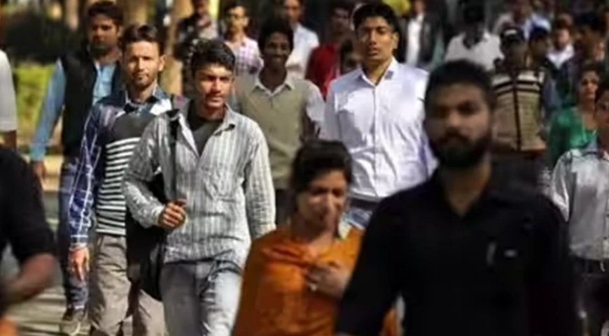 क्या भारत का युवा इंतज़ार की पीढ़ी बन गया है?