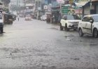 मुंबई में मूसलाधार बारिश का कहर, स्कूल-कॉलेज बंद, उड़ानें और लोकल सेवाएं प्रभावित