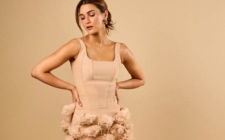 बहन ने खींची तस्वीरें और खुल गया बॉलीवुड का रास्ता, जानें कृति सेनन से जुड़ा दिलचस्प किस्सा