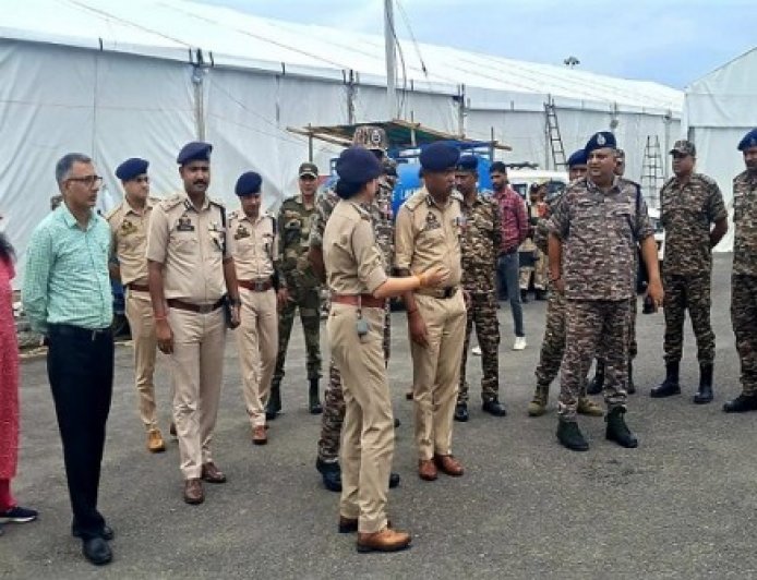 अमरनाथ यात्रा की सुरक्षा तैयारी का आईजीपी जम्मू ने लिया जायजा, कठुआ-सांबा में सुरक्षा ग्रिड मजबूत करने के निर्देश