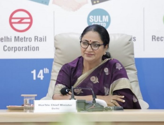 दिल्ली में 'ओल्ड क्लोथ्स डोनेशन प्रोजेक्ट' शुरू, सीएम रेखा गुप्ता की मौजूदगी में हुआ समझौता