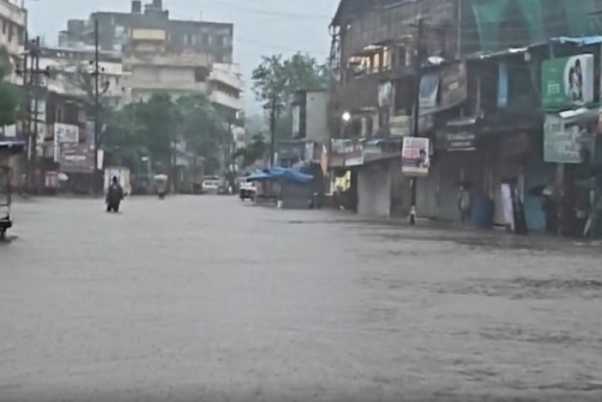 भारी बारिश और भूस्खलन से पुणे-मुंबई संपर्क बाधित, एक्सप्रेसवे और पुराना हाईवे अगले आदेश तक बंद
