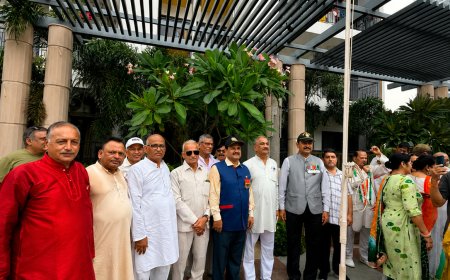 कोको काउंटी में हर्षोल्लास से मनाया गया 80वां स्वतंत्रता दिवस, पूर्व नौसेना अधिकारी दुर्गा नारायण सिंह राठौर ने किया ध्वजारोहण