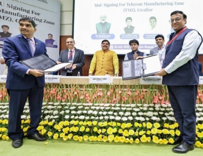 ज्योतिरादित्य एम. सिंधिया ने ग्वालियर में टेलीकॉम मैन्युफैक्चरिंग जोन के लिए 10,000 करोड़ रुपए के निवेश का लक्ष्य रखा