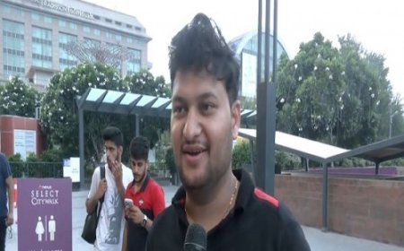 आईफोन 18 प्रो सीरीज : एप्पल स्टोर्स के बाहर लंबी कतारें, ग्राहक बोले- पहले दिन फोन लेने का अलग ही क्रेज