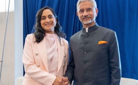 कनाडा की विदेश मंत्री अनीता आनंद से म‍िले न्यूयॉर्क में संयुक्त राष्ट्र महासभा के दौरान विदेश मंत्री डॉ. एस. जयशंकर, दोनों देशों के द्विपक्षीय संबंधों को ऊंचे स्तर पर ले जाने पर हुई चर्चा