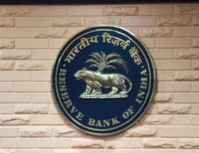 आरबीआई की एफसीएनआर (बी) जमा स्कीम को निवेशकों से मिली जबरदस्त प्रतिक्रिया, आया 127 अरब डॉलर का इनफ्लो