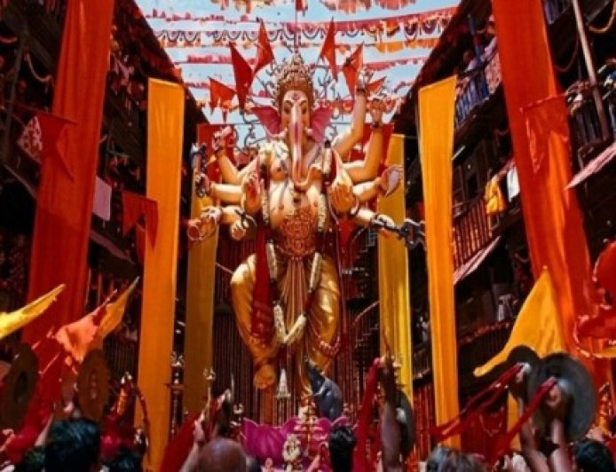 गणेश चतुर्थी पर इन गानों के साथ मनाएं बप्पा का उत्सव, भक्ति के साथ मिलेगा बॉलीवुड का तड़का