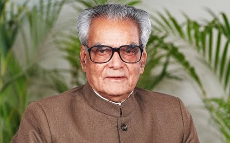 पूर्व उपराष्ट्रपति भैरोंसिंह शेखावत की जयंती पर गडकरी और सीएम भजनलाल शर्मा समेत कई नेताओं ने दी श्रद्धांजलि
