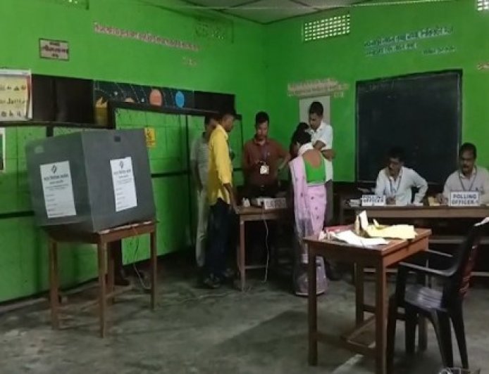 उपचुनावः 5 विधानसभा और एक लोकसभा सीट के लिए मतदान जारी