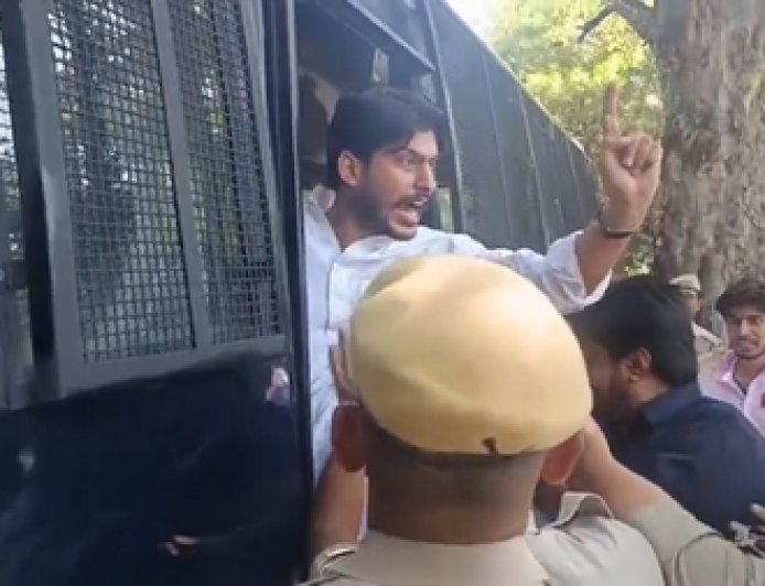पंजाब में नशे की समस्या को लेकर एबीवीपी का विरोध प्रदर्शन, कई कार्यकर्ता हिरासत में